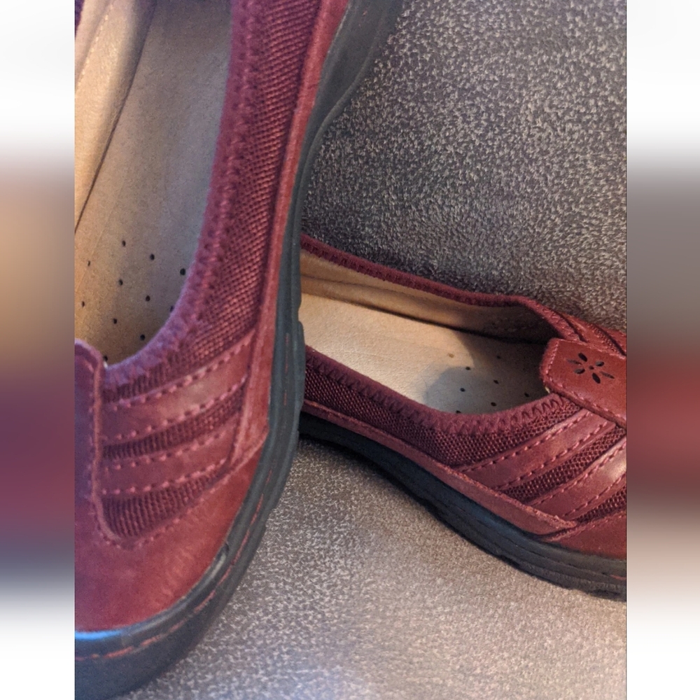 Keen Women's Size 7 Shoes Red & Black Leather Clogs Mules Slip On Comfortable - Picture 10 of 12